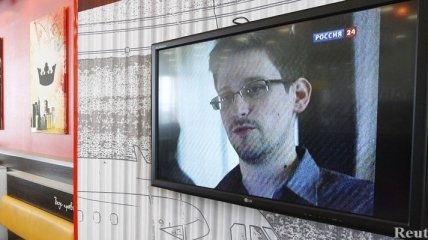 МИД РФ: Эдвард Сноуден попросил политубежище в России