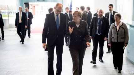 Яценюк озвучил главные темы своего разговора с Меркель