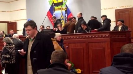 Семенченко объяснил, что делал в захваченной боевиками Донецкой ОГА