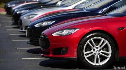 Uber готова купить партию электромобилей Tesla с автопилотом