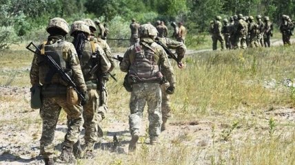 Россияне 10 раз обстреляли позиции украинских военных на Донбассе