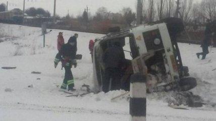 В Винницкой области поезд протаранил автобус, есть погибший 