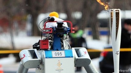 Впервые в истории робот принял участие в эстафете олимпийского огня