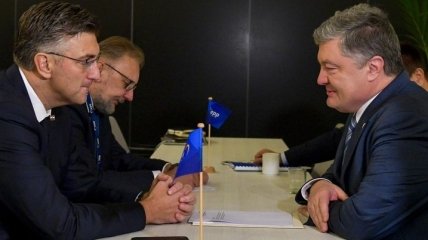 Порошенко и Пленкович обсудили противодействие вмешательству РФ в выборы