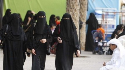 В Саудовской Аравии введено электронное слежение за женщинами