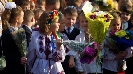 Многие маленькие украинцы начали учебный год вне дома