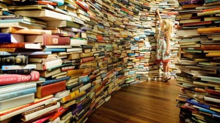 Книжный арсенал 2016: какие книги покупают родители своим детям