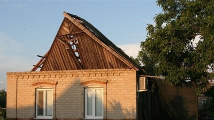 Сильный ветер нанес значительный вред крышам домов 