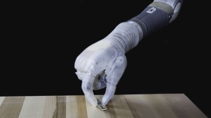 Бионический протез руки выходит на рынок
