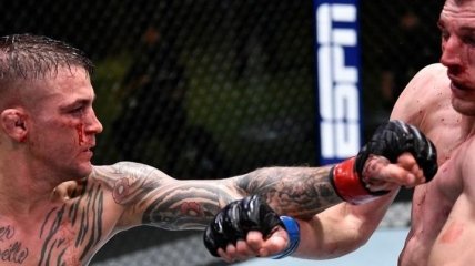 Порье и Хукер выдали бой года в UFC (Видео)