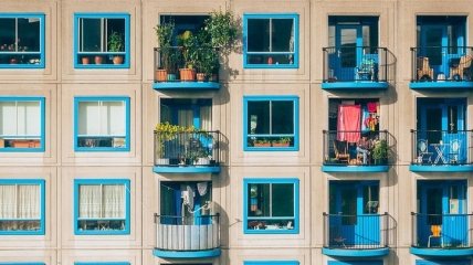 Практичные идеи обустройства балкона для отдыха и уюта