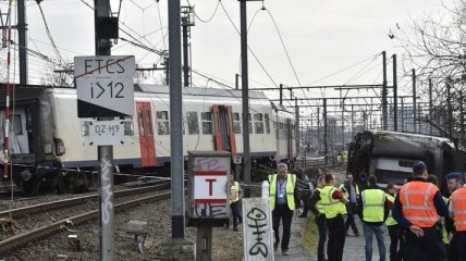 В Бельгии поезд сошел с рельсов, есть раненые