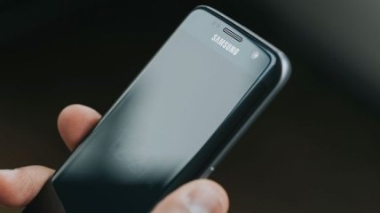 Какой дефект обнаружен в Samsung Galaxy S7 и Galaxy S7 edge