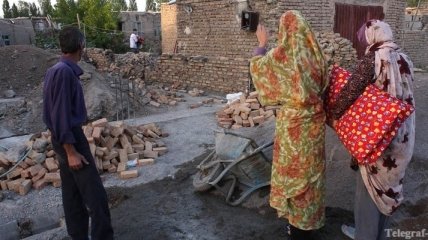 Число жертв землетрясений в Иране возросло до 220
