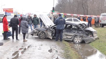 Возле Черновцов авто столкнулось с грузовиком: погибли 4 пенсионерки