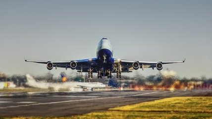 Омелян: "Приднепровье" будет первым новым аэропортом в Украине
