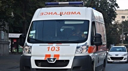 В Харькове мужчина напал на бригаду скорой помощи, врача госпитализировали