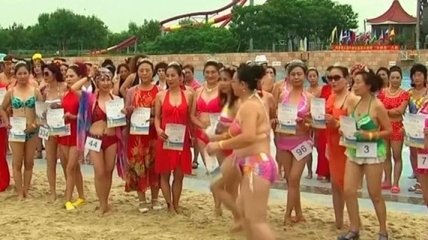 В Китае на конкурс бикини пришли 400 пенсионерок (Видео) 