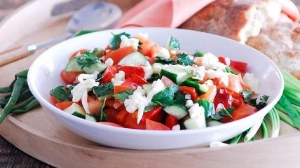 Рецепт дня: витаминный болгарский салат 