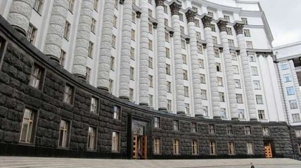 Кабмін виділив на допомогу з безробіття 6 мільярдів