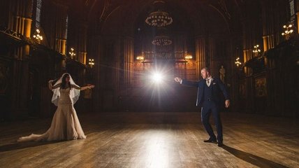 По-настоящему волшебно: молодожены сыграли свадьбу в стиле Гарри Поттера (Фото)