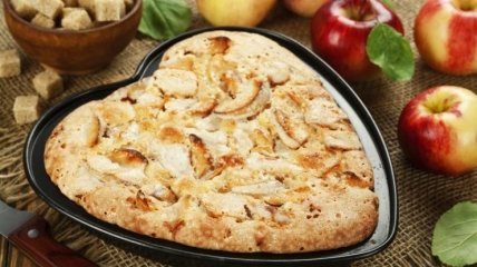 Пиріг виходить ніжним та пишним