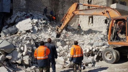 Под обломками пятиэтажки в сирийском Алеппо нашли 11 трупов