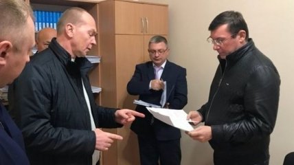 Луценко обвинил Тячевского прокурора в "крышевании" нелегального бизнеса