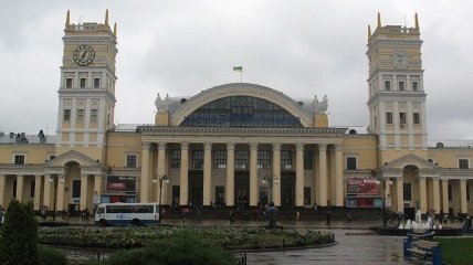 В Харькове телефонный террорист заминировал вокзал и требует $ 100