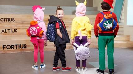 Когда прозвенел звонок: 8 стильных детских look`ов после школы