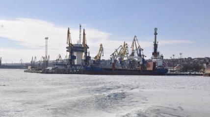 Омелян озвучил потери украинских портов в Азовском море