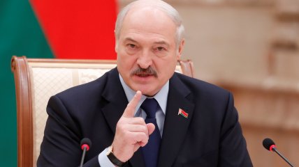 Олександр Лукашенко хоче домогтися припинення вогню в Україні