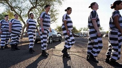 Будни женщин-заключенных в одной из тюрем США (Фото)