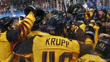 Как немцы сенсационный выход в финал Олимпиады по хоккею праздновали (Видео)