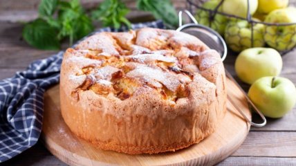 Тыквенная "Шарлотка" в мультиварке (видео)