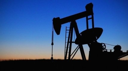 Американская нефть рекордно потеряла в цене