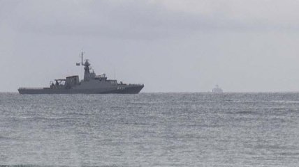 Военный корабль США ответил боевым катерам Ирана