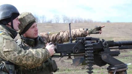 Сутки в АТО: 29 обстрелов и два раненых украинских бойца