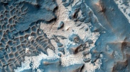 NASA опубликовало снимки лабиринта на Марсе под названием Ночь