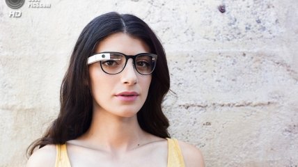 "Умные очки" Google обзавелись новыми оправами 