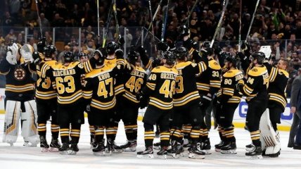 НХЛ: Бостон вырвал серию у Торонто