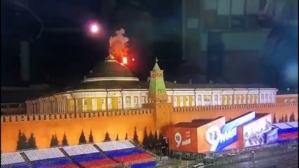 Момент вибуху БПЛА над куполом Сенатського палацу на території московського кремля