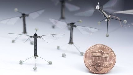 Ученые США создали уникального летающего микроробота