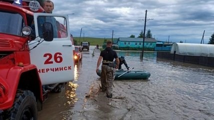 В России рухнул железнодорожный мост: прервалась одна из ключевых транспортных артерий страны (фото)