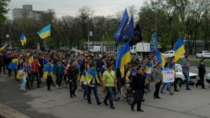 Студенты вышли на марш за единую Украину в Запорожье
