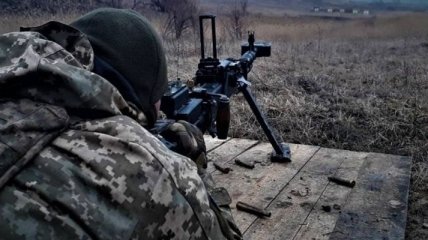 Донбасс: боевики 18 раз нарушали режим тишины, ранены пятеро украинских военных