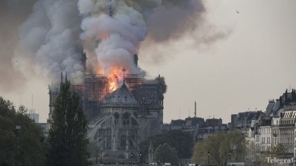 Пожар в Соборе Парижской Богоматери погасили (Фото)
