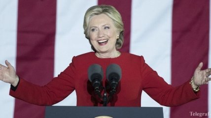 Выборы в США: Клинтон выиграла первое голосование