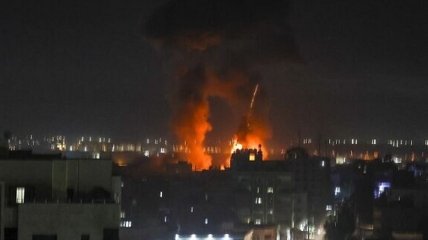 Сектор Газа атаковал зажигательными шарами Израиль - тот ответил мощным ударом