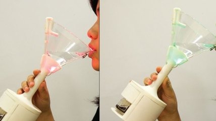 Ученые создали "чудо-стакан", превращающий воду в вино